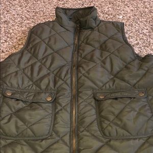 Army green plush altered state vest. Size L